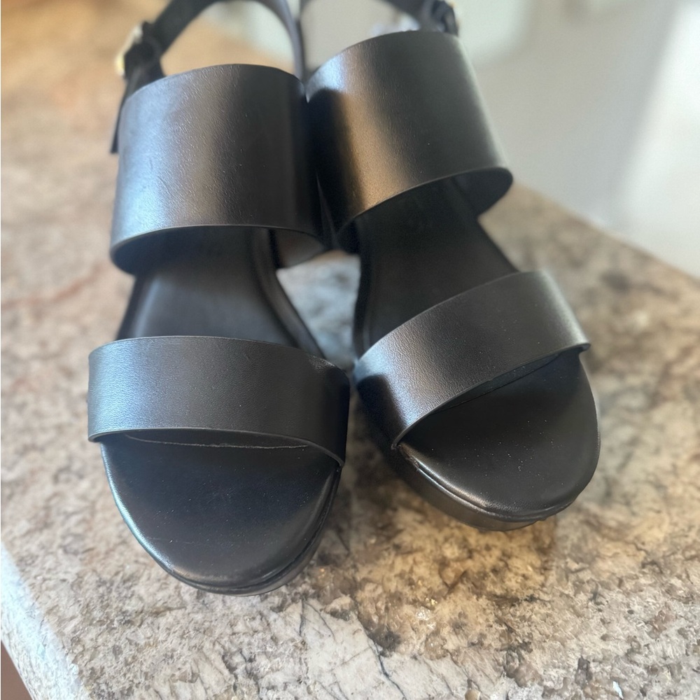 AEROSOLES Camera Black Heels size 10